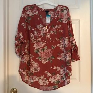 SOLD- Rue+ Floral Print Zipper Front Top - Size 1X
